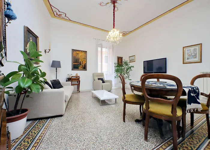 Treasurerome Opera & Trevi 2br דירה *