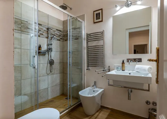 Treasurerome Opera & Trevi 2br *