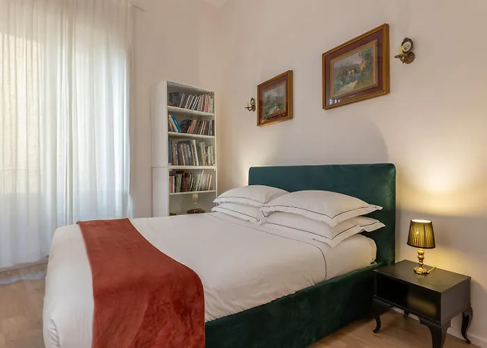 Treasurerome Opera & Trevi 2br *