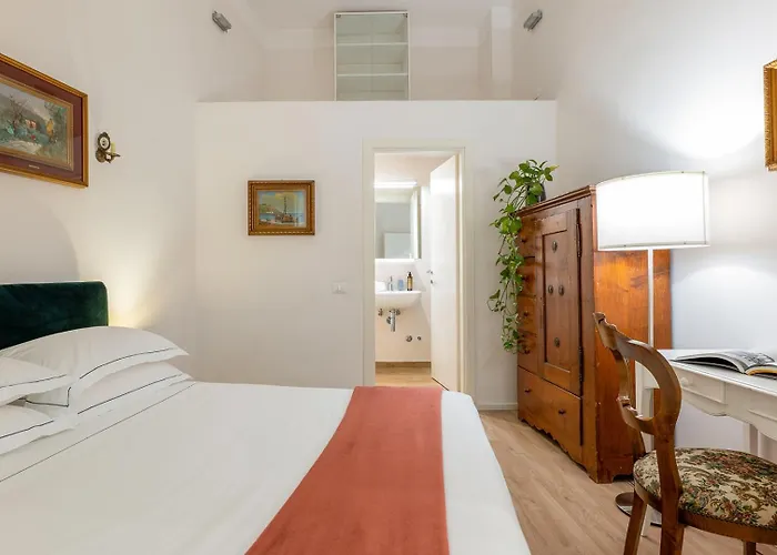Treasurerome Opera & Trevi 2br רומא