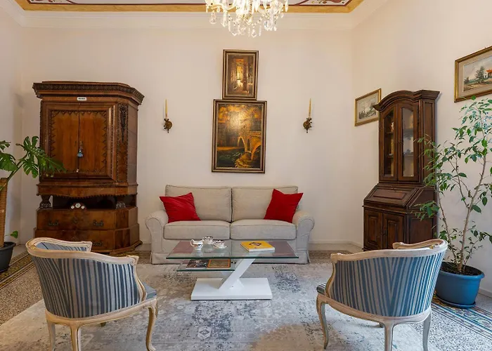 Treasurerome Opera & Trevi 2br רומא